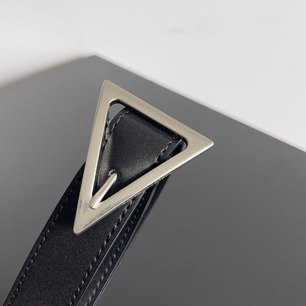 Bottega Veneta 708768 Black Designer Handbag Edition 4 - detail image 3