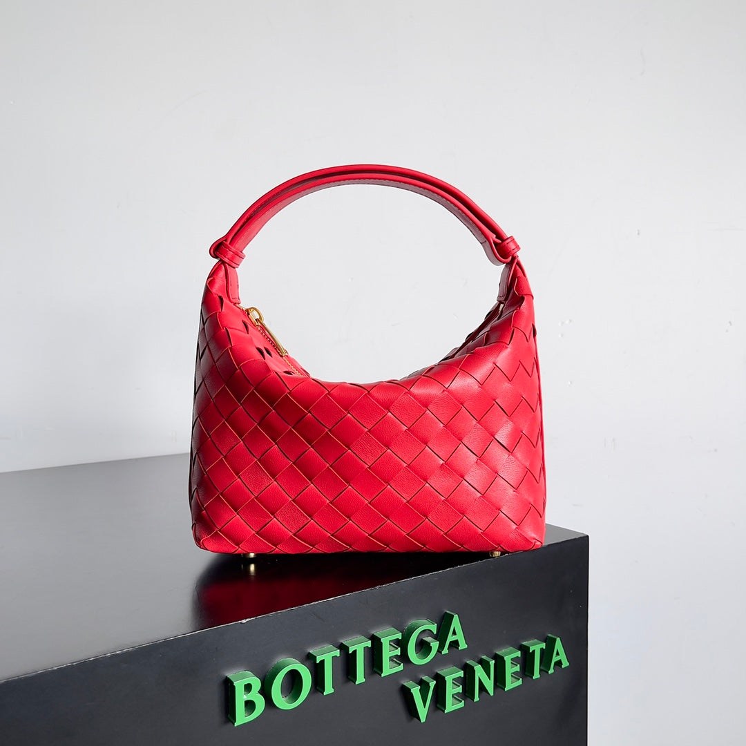 Bottega Veneta Red Designer Handbag Edition 4