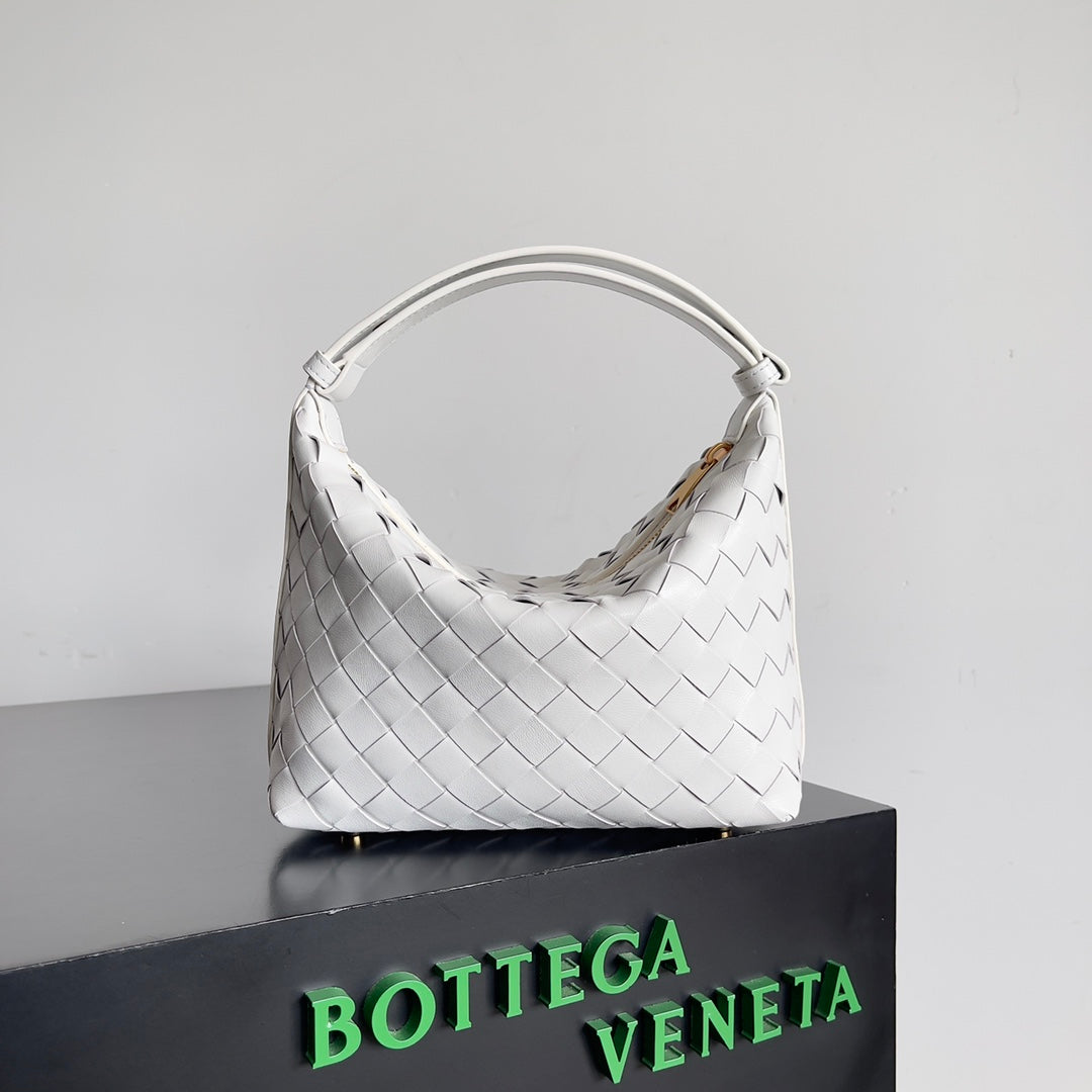 Bottega Veneta Silver Designer Handbag Edition 22