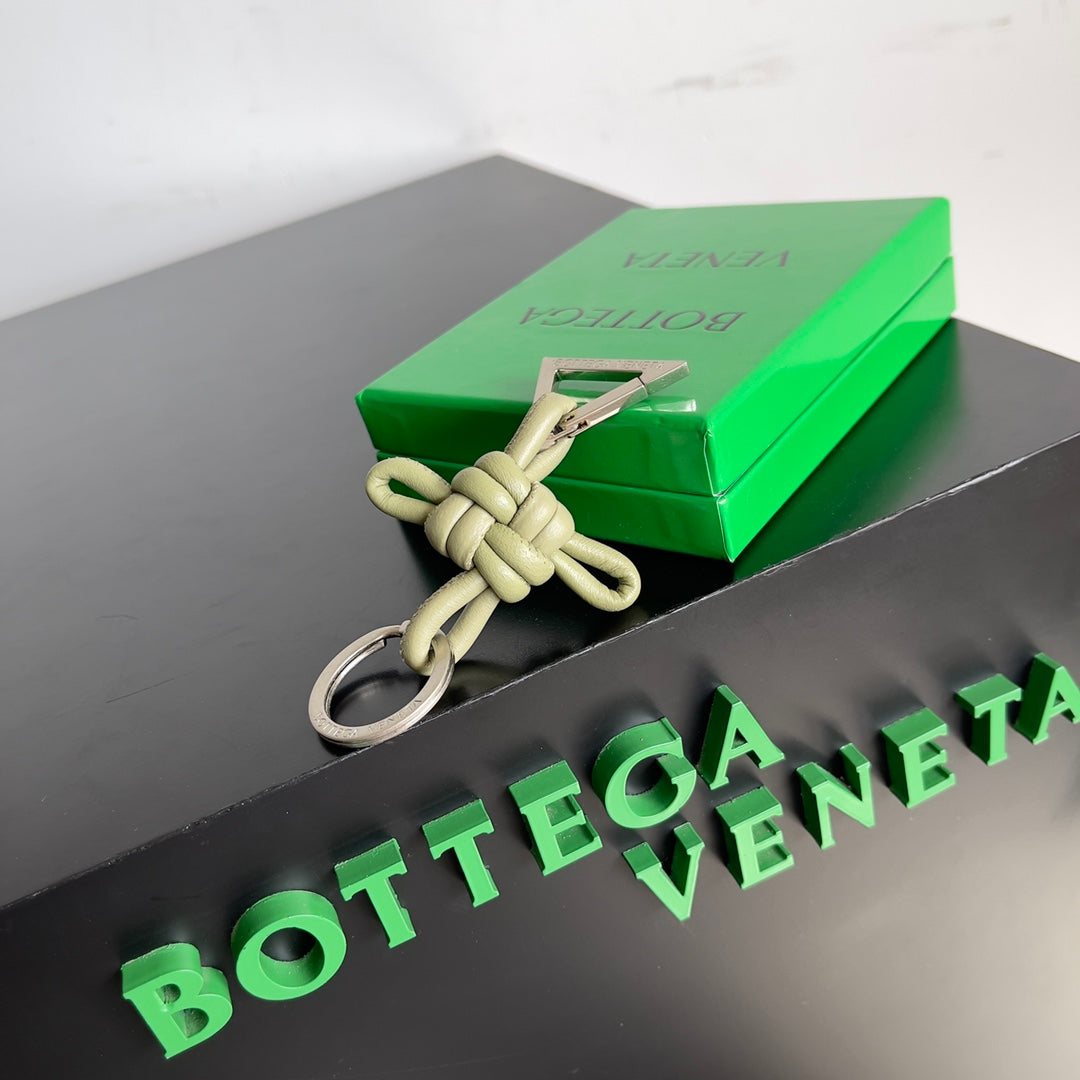Bottega Veneta Black & Green Designer Handbag Edition 25
