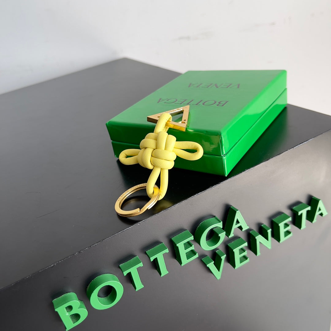 Bottega Veneta Black & Green Designer Handbag Edition 21