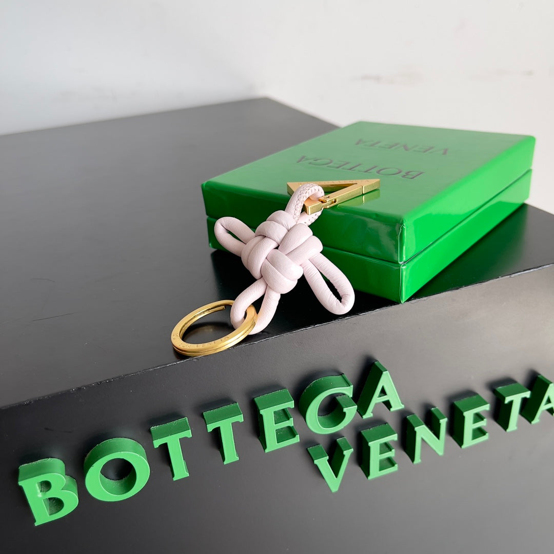 Bottega Veneta Black & Green Designer Handbag Edition 18