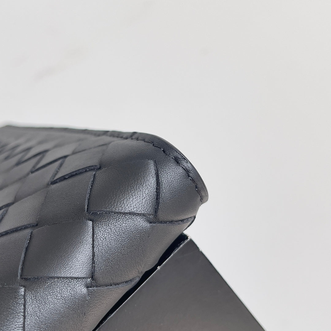 Bottega Veneta 732638 Black Clutch Bag Edition 2 - detail image 6