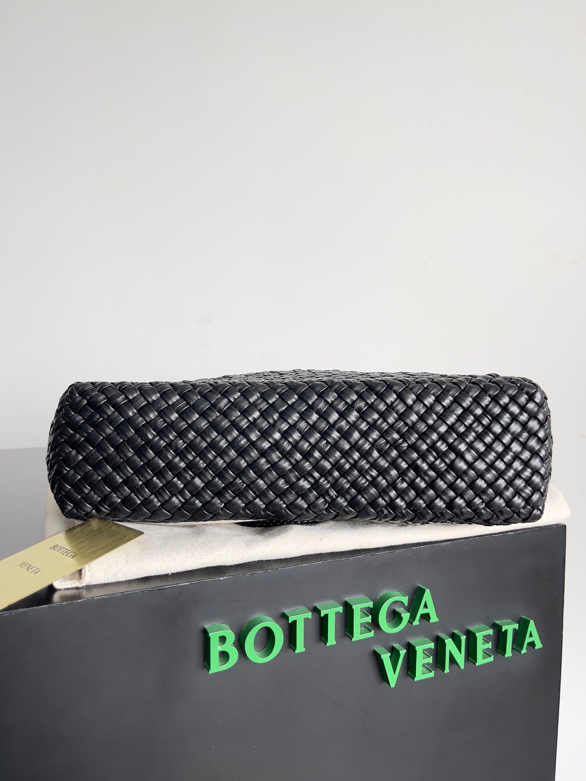 Bottega Veneta 716974 Black Designer Handbag - detail image 4