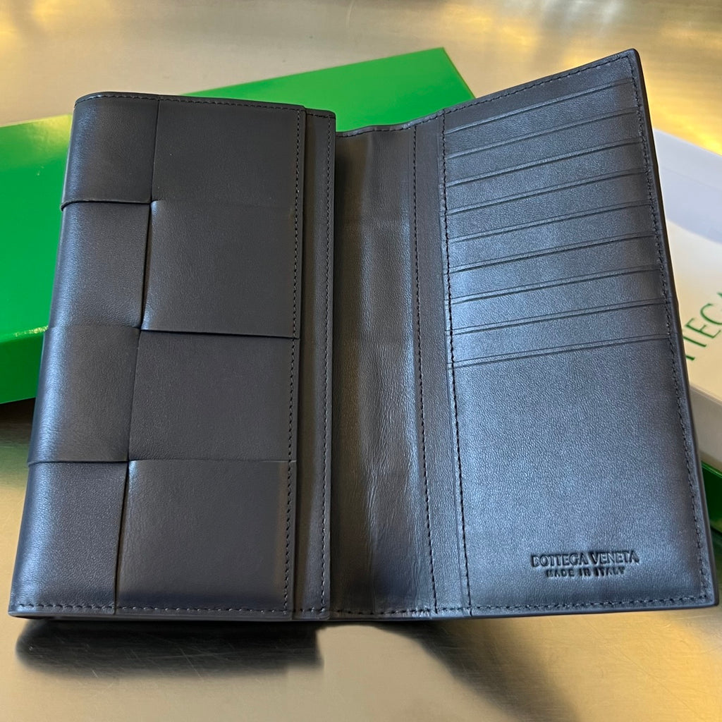 Bottega Veneta 18X10X2 Black & Green Designer Handbag Edition 2 - detail image 6