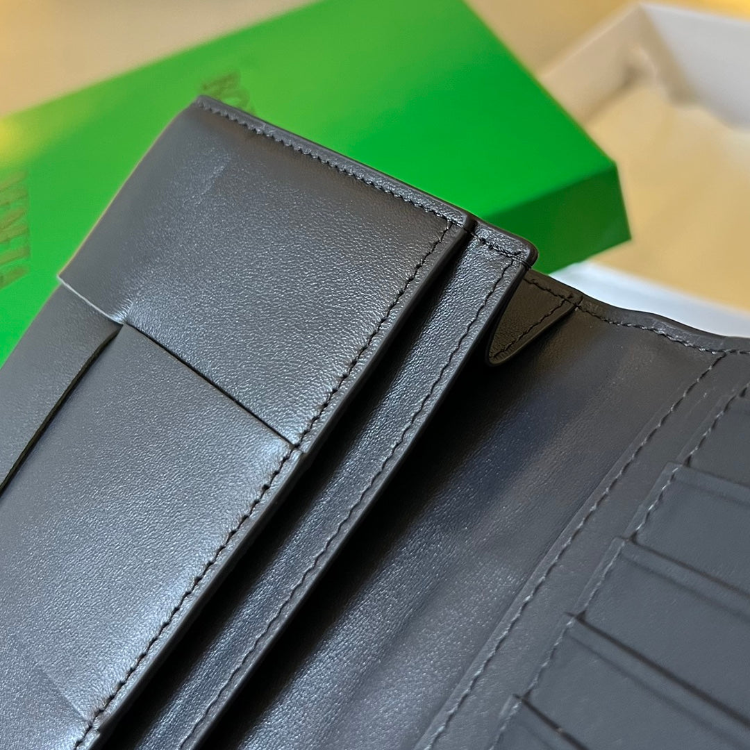 Bottega Veneta 18X10X2 Black & Green Designer Handbag Edition 2 - detail image 8
