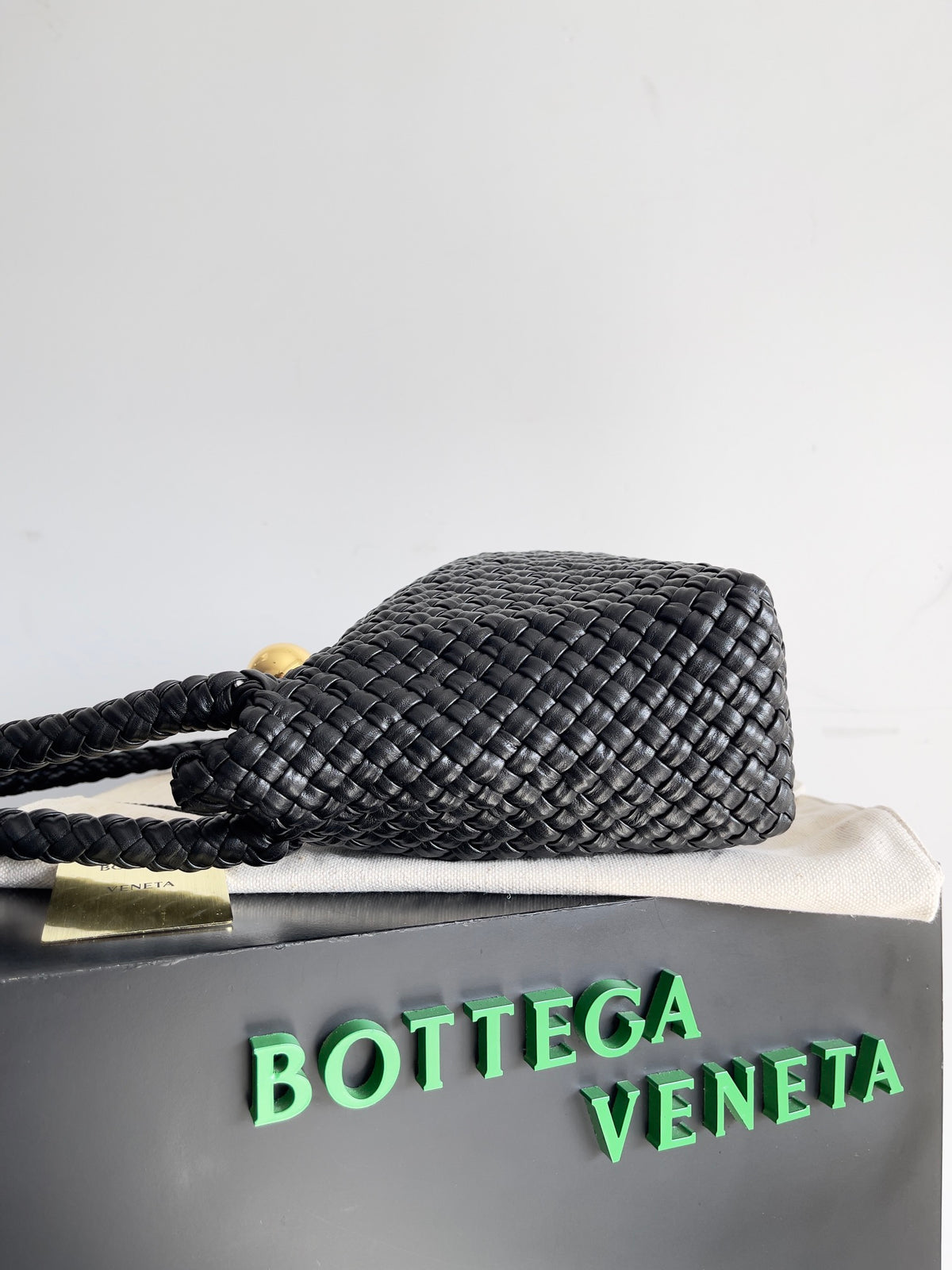 Bottega Veneta 716974 Black Designer Handbag Edition 3 - detail image 5