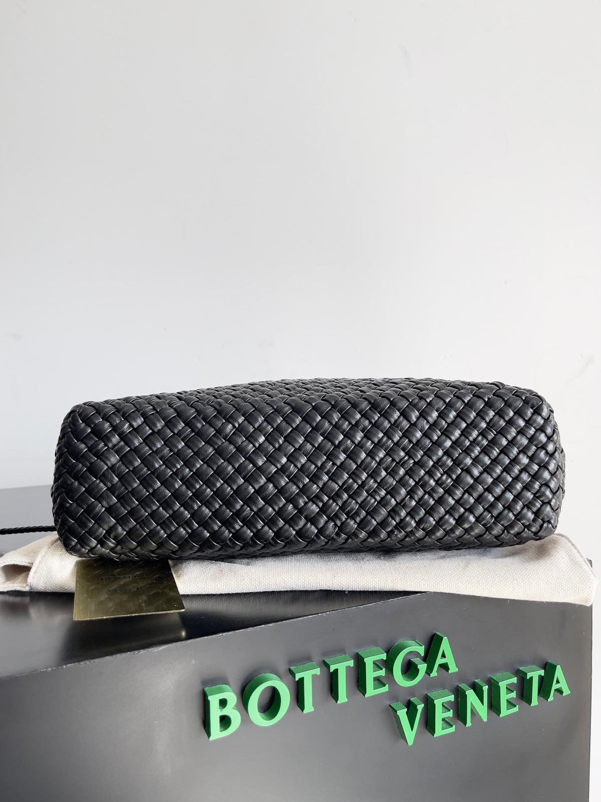 Bottega Veneta 716974 Black Designer Handbag Edition 3 - detail image 4