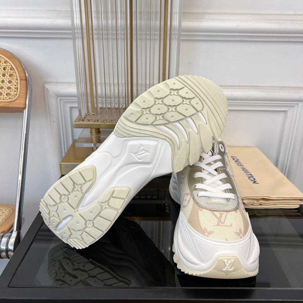 LOUIS VUITTON LV RUN 55 SNEAKER GEIGE
