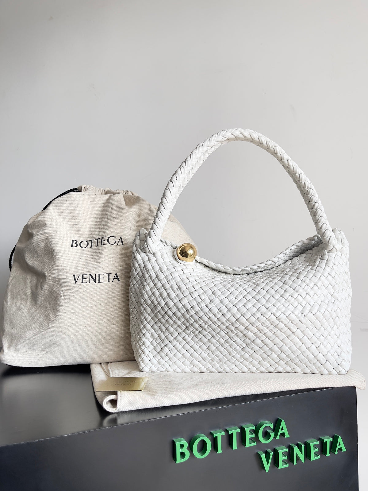 Bottega Veneta White Designer Handbag Edition 5