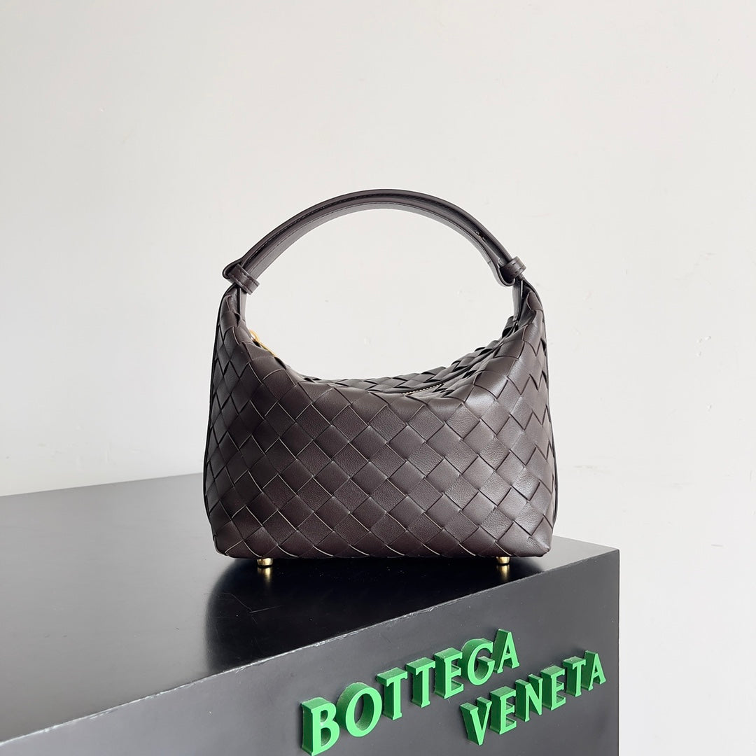 Bottega Veneta Black Designer Handbag Edition 203