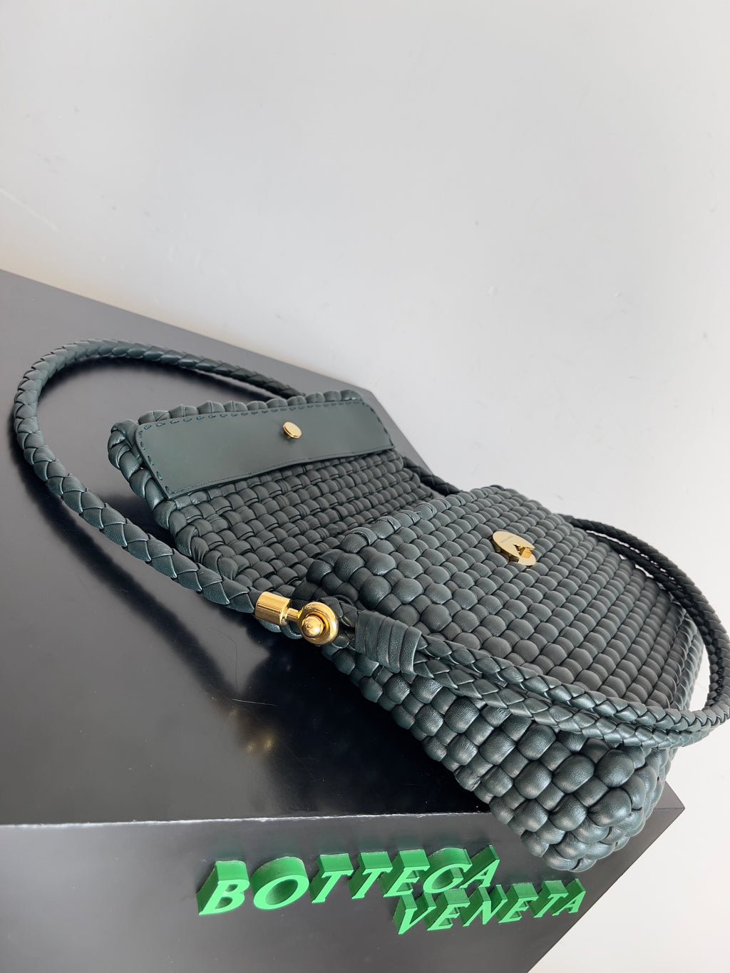 Bottega Veneta 764073 Black Designer Handbag Edition 2 - detail image 7