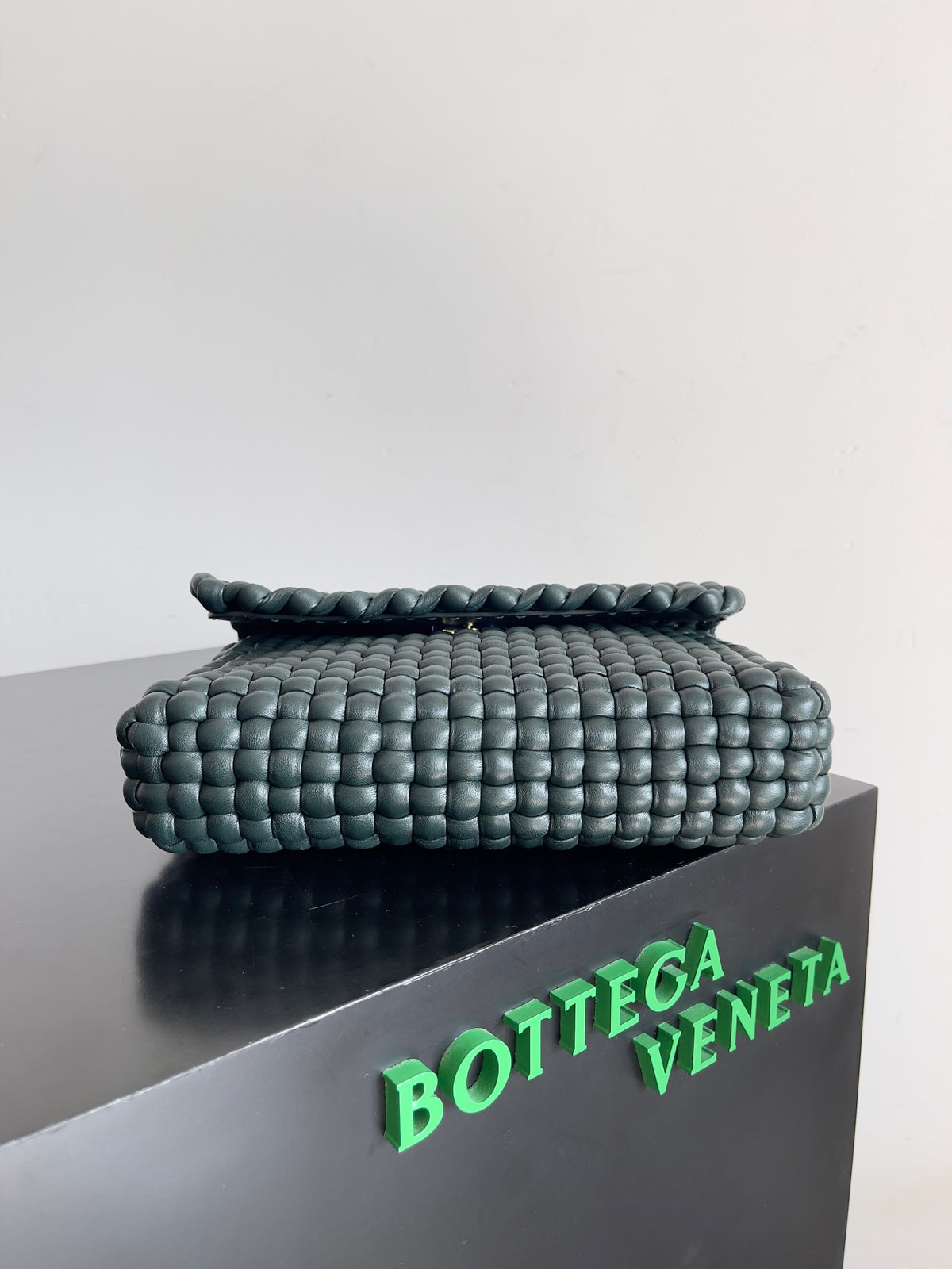 Bottega Veneta 764073 Black Designer Handbag Edition 2 - detail image 5