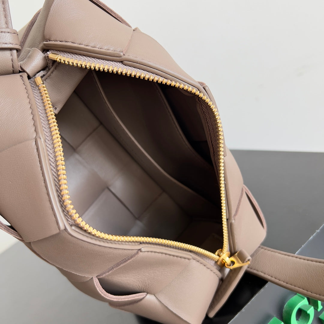 Bottega Veneta 729166 Black Hobo Bag - detail image 9