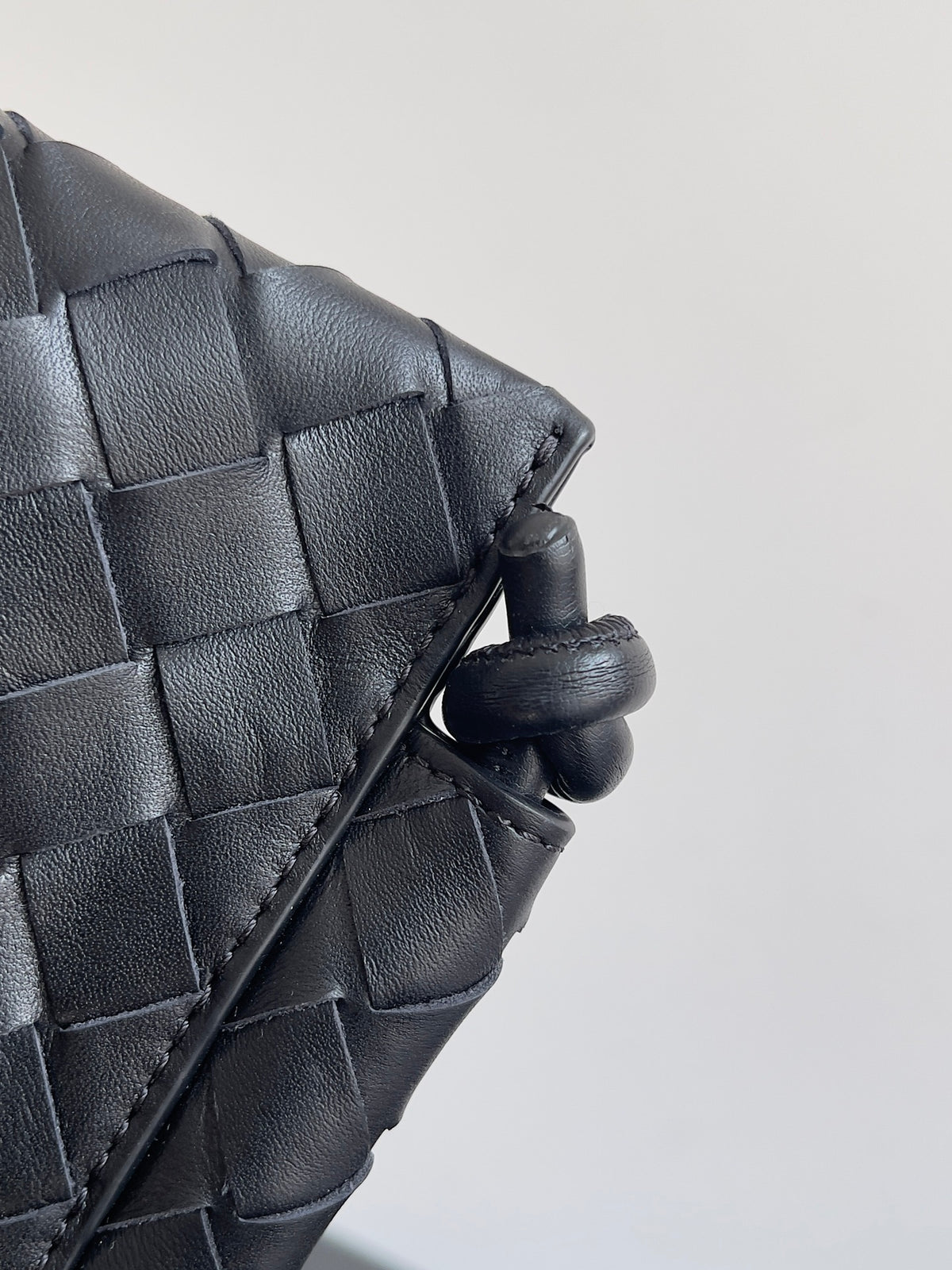 Bottega Veneta 776204 Black Designer Handbag Edition 2 - detail image 4