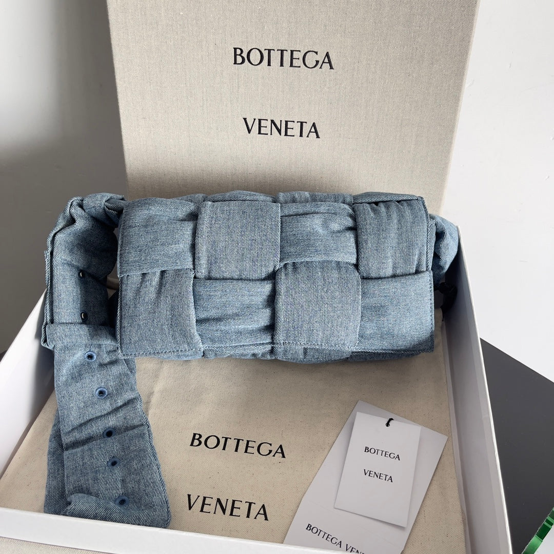 Bottega Veneta Gray Designer Handbag Edition 3