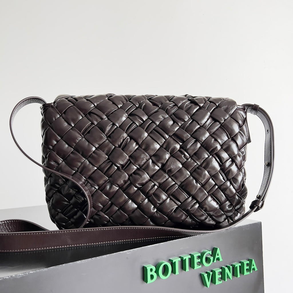 Bottega Veneta 776519 Black Designer Handbag - detail image 3