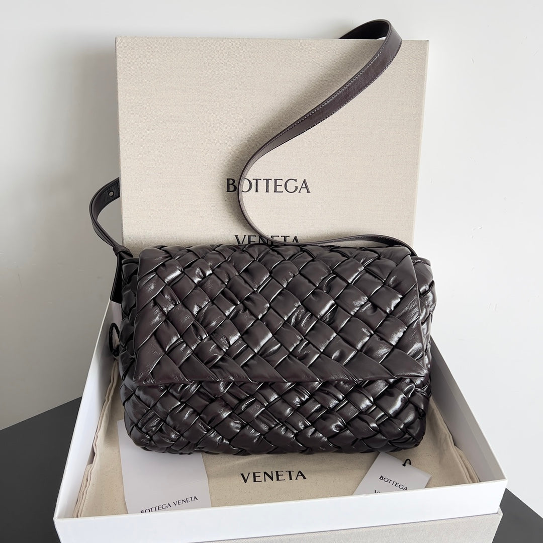 Bottega Veneta Brown Designer Handbag Edition 60