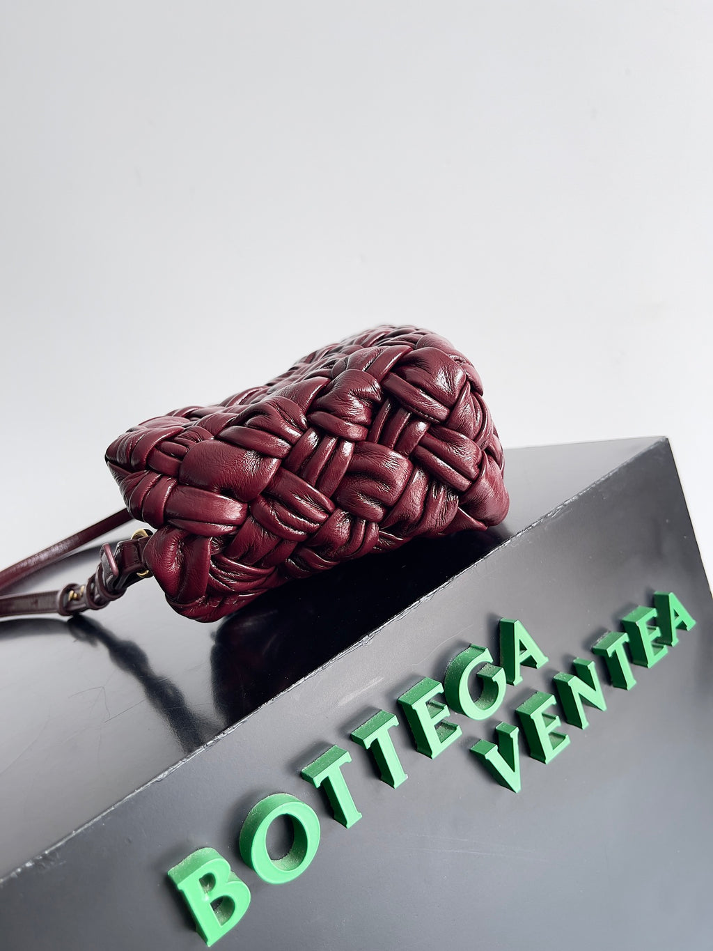 Bottega Veneta 785780 Black & Purple Designer Handbag - detail image 2
