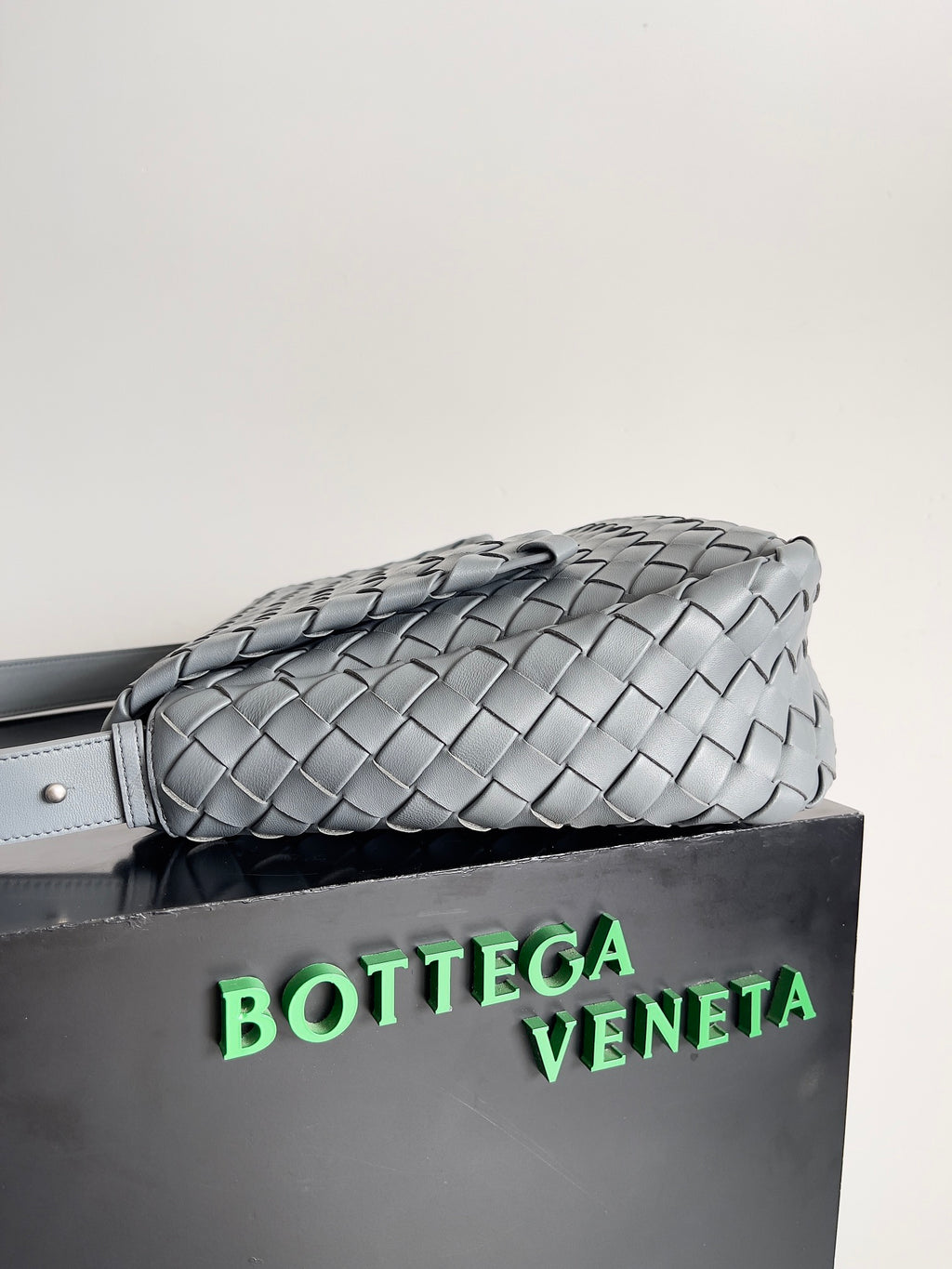 Bottega Veneta 755769 Gray Designer Handbag - detail image 2