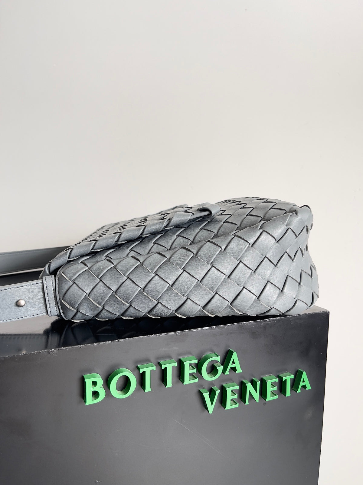 Bottega Veneta 755769 Gray Designer Handbag - detail image 2