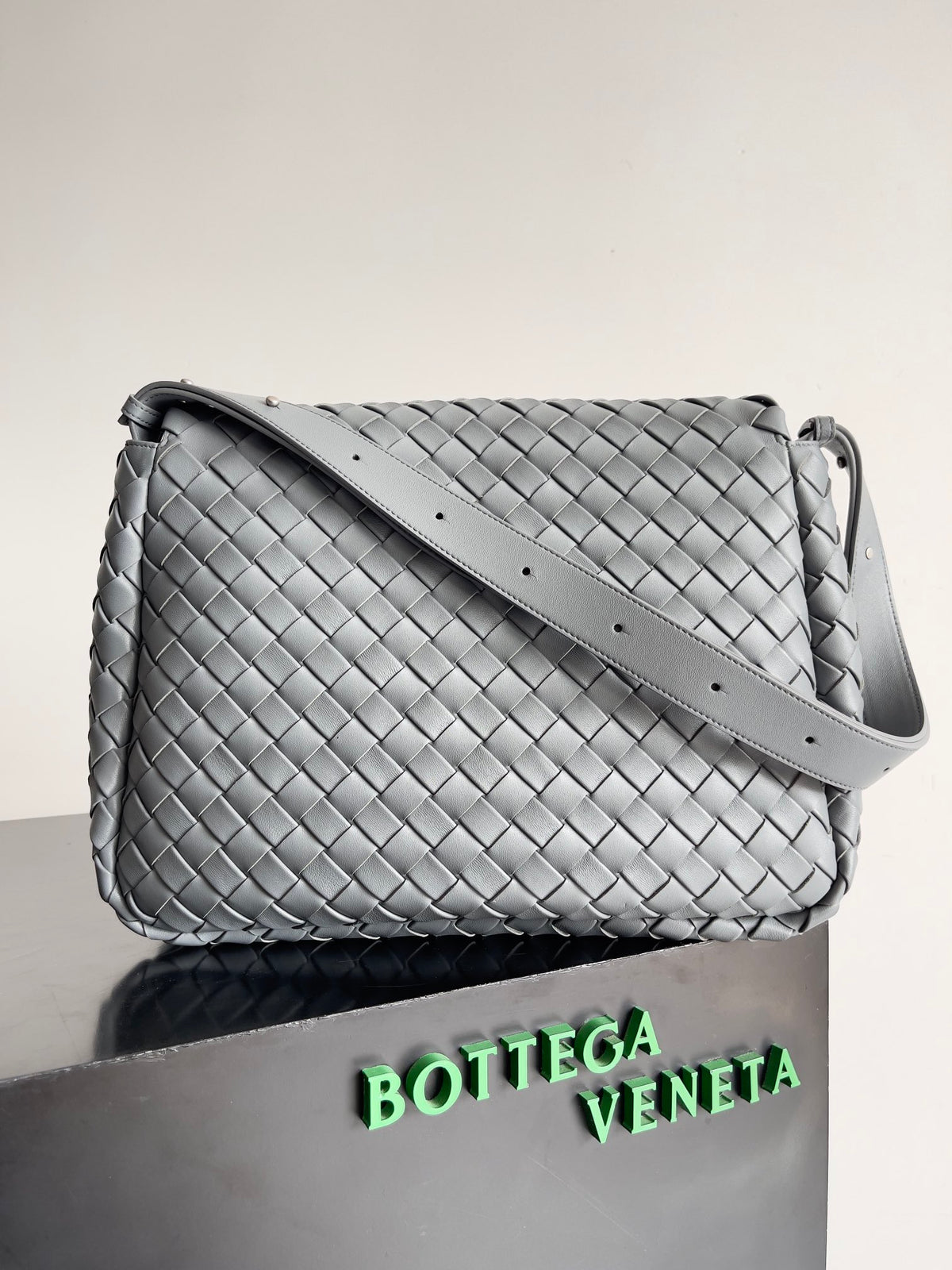 Bottega Veneta 755769 Gray Designer Handbag - detail image 4