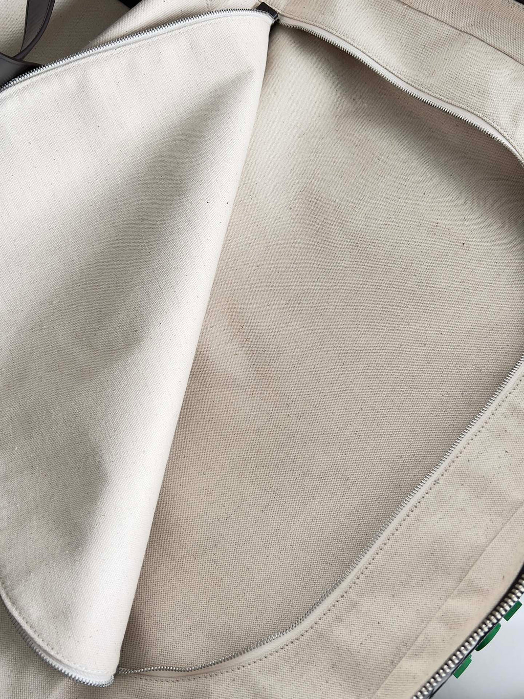 Bottega Veneta Black Designer Handbag Edition 945 - detail image 9