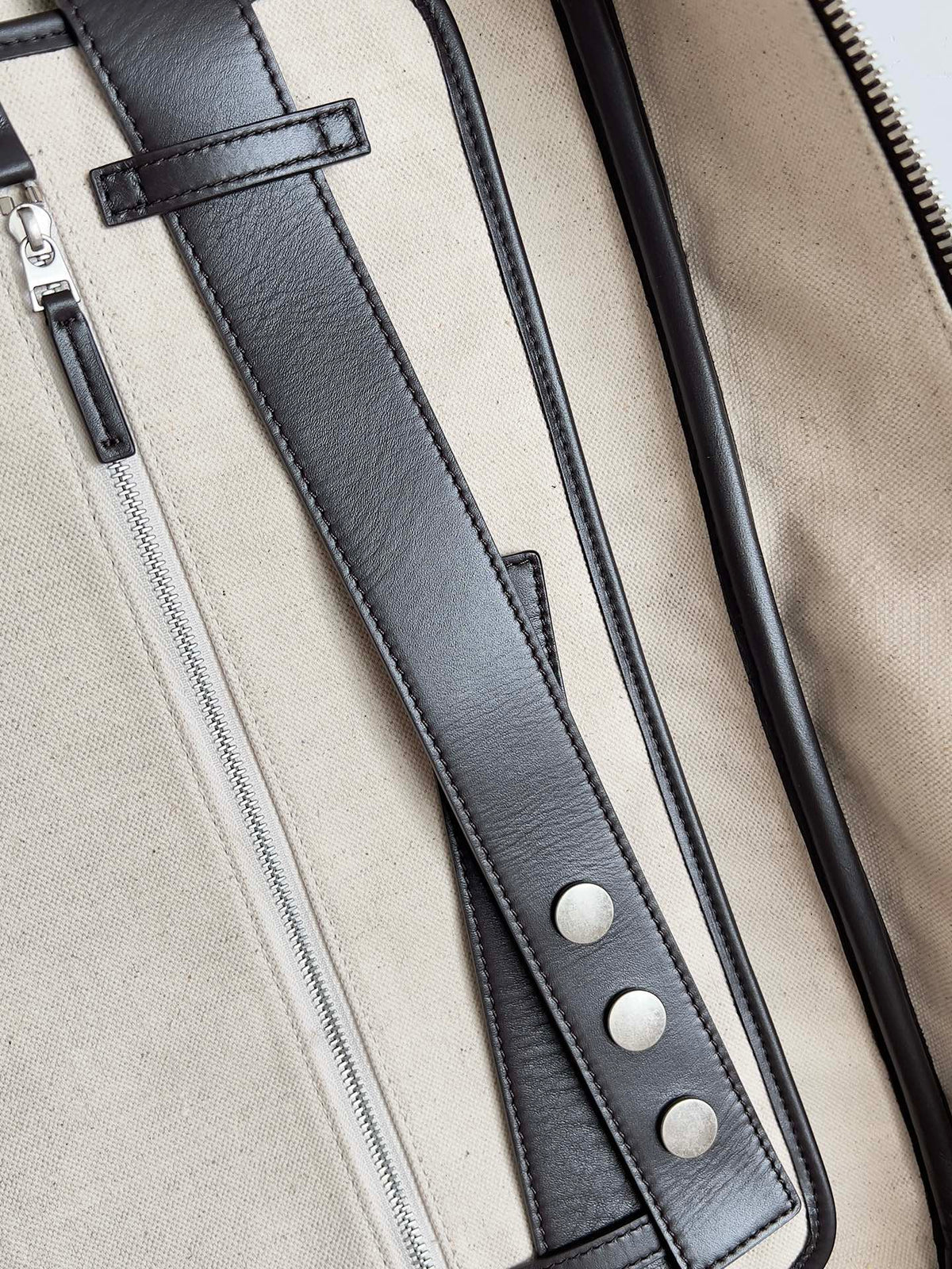 Bottega Veneta Black Designer Handbag Edition 945 - detail image 6
