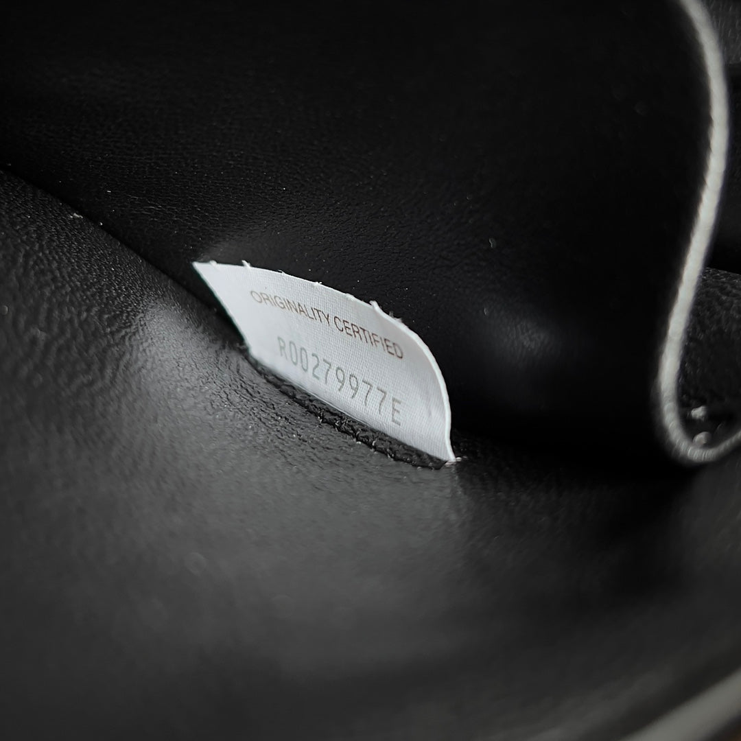 Bottega Veneta 794258 Black Pouch Bag Edition 7 - detail image 8