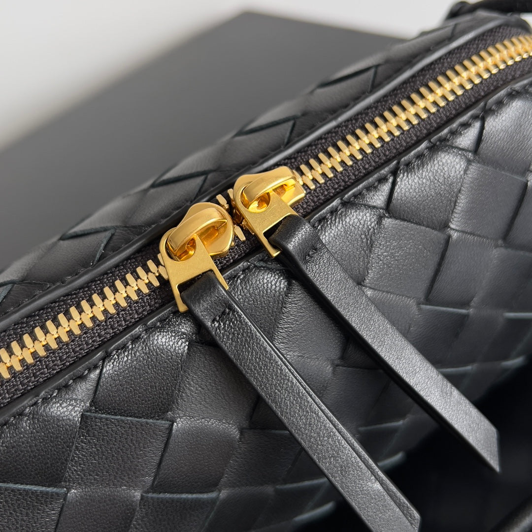 Bottega Veneta 794258 Black Pouch Bag Edition 7 - detail image 4
