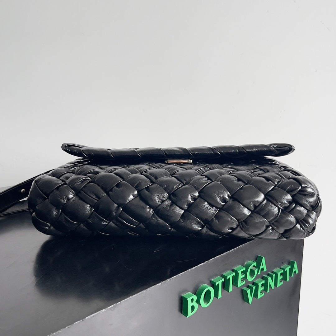 Bottega Veneta 776519 Black Designer Handbag Edition 2 - detail image 4