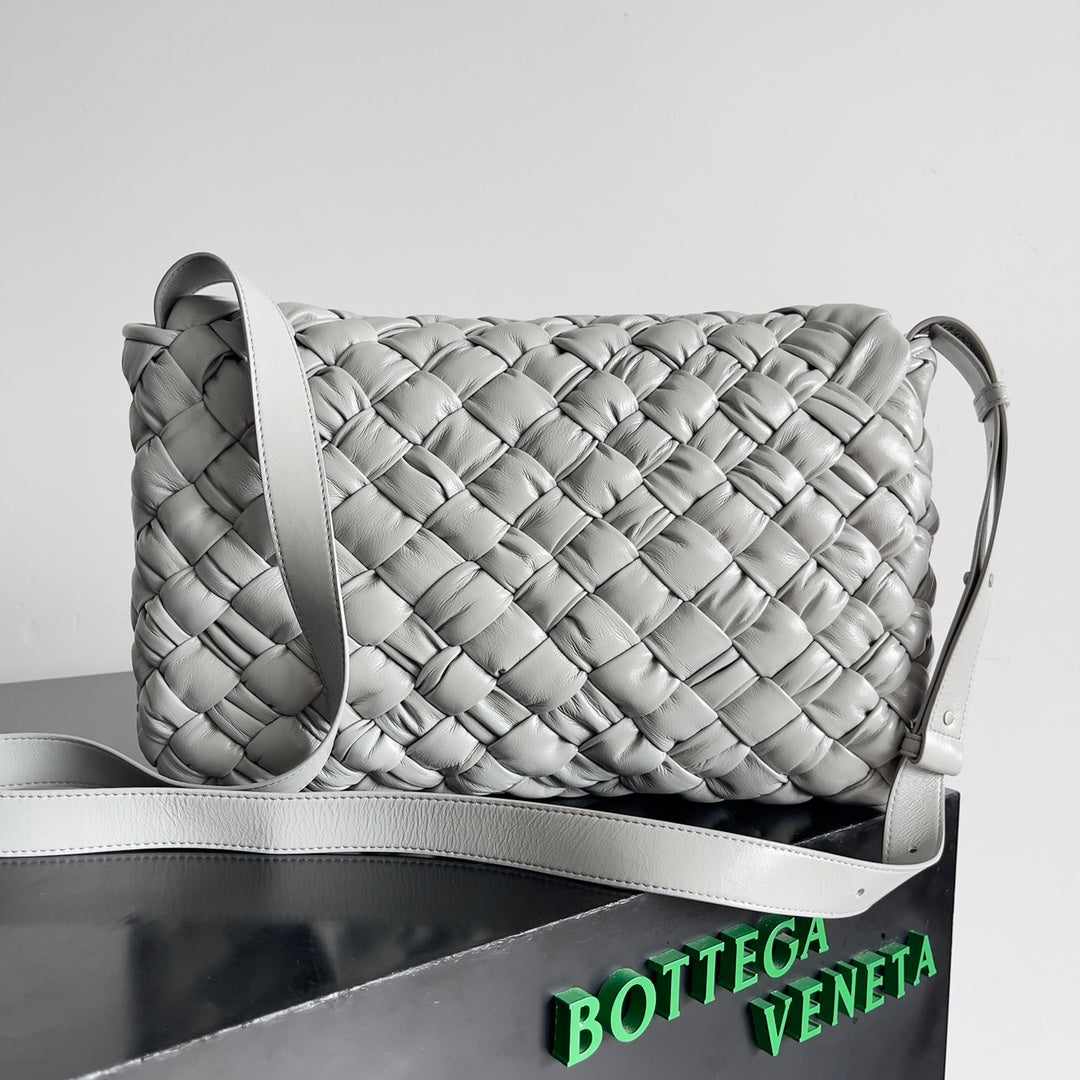 Bottega Veneta 776519 Black Designer Handbag Edition 3 - detail image 3
