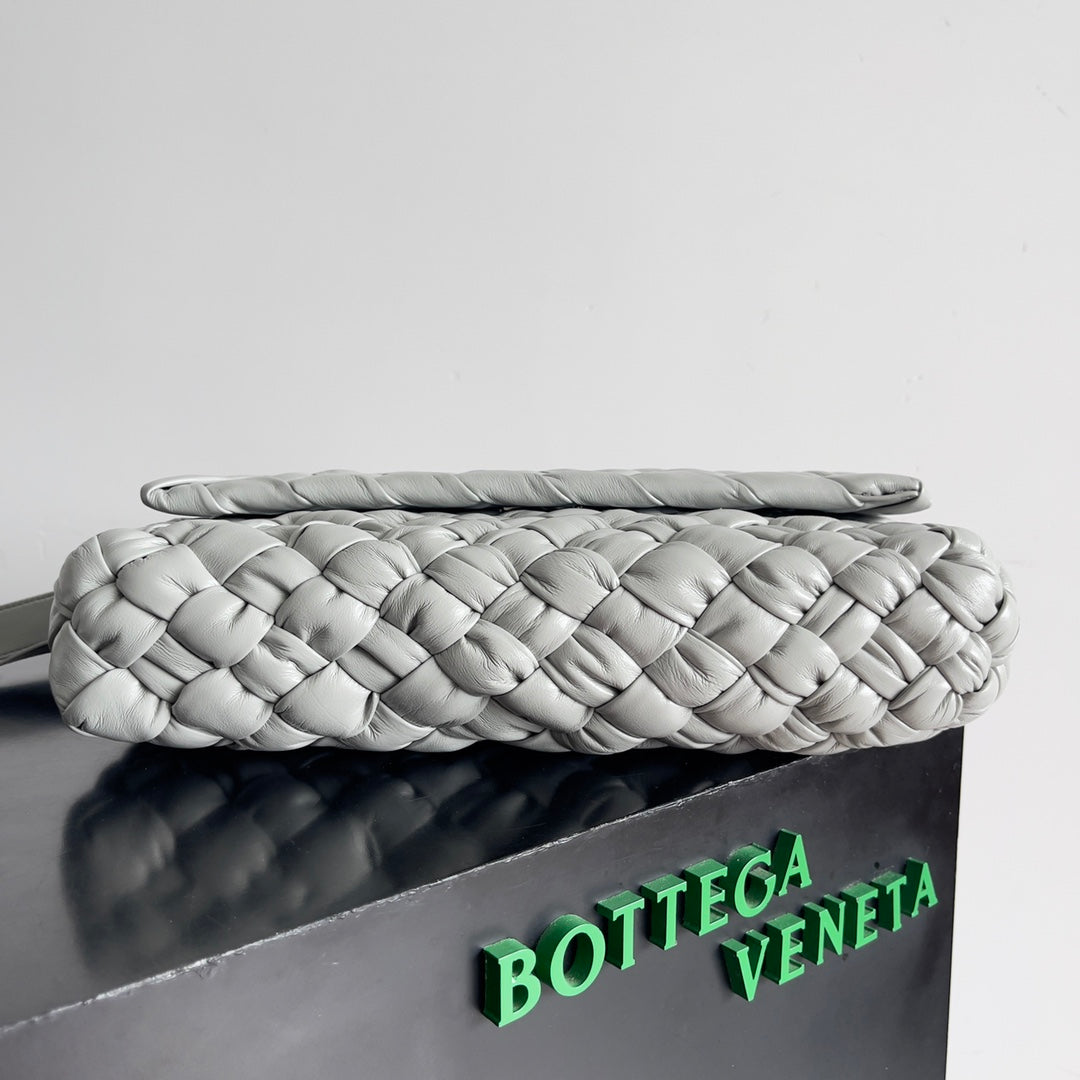 Bottega Veneta 776519 Black Designer Handbag Edition 3 - detail image 4