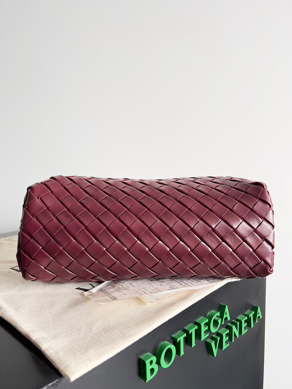 Bottega Veneta Red Designer Handbag Edition 57 - detail image 2