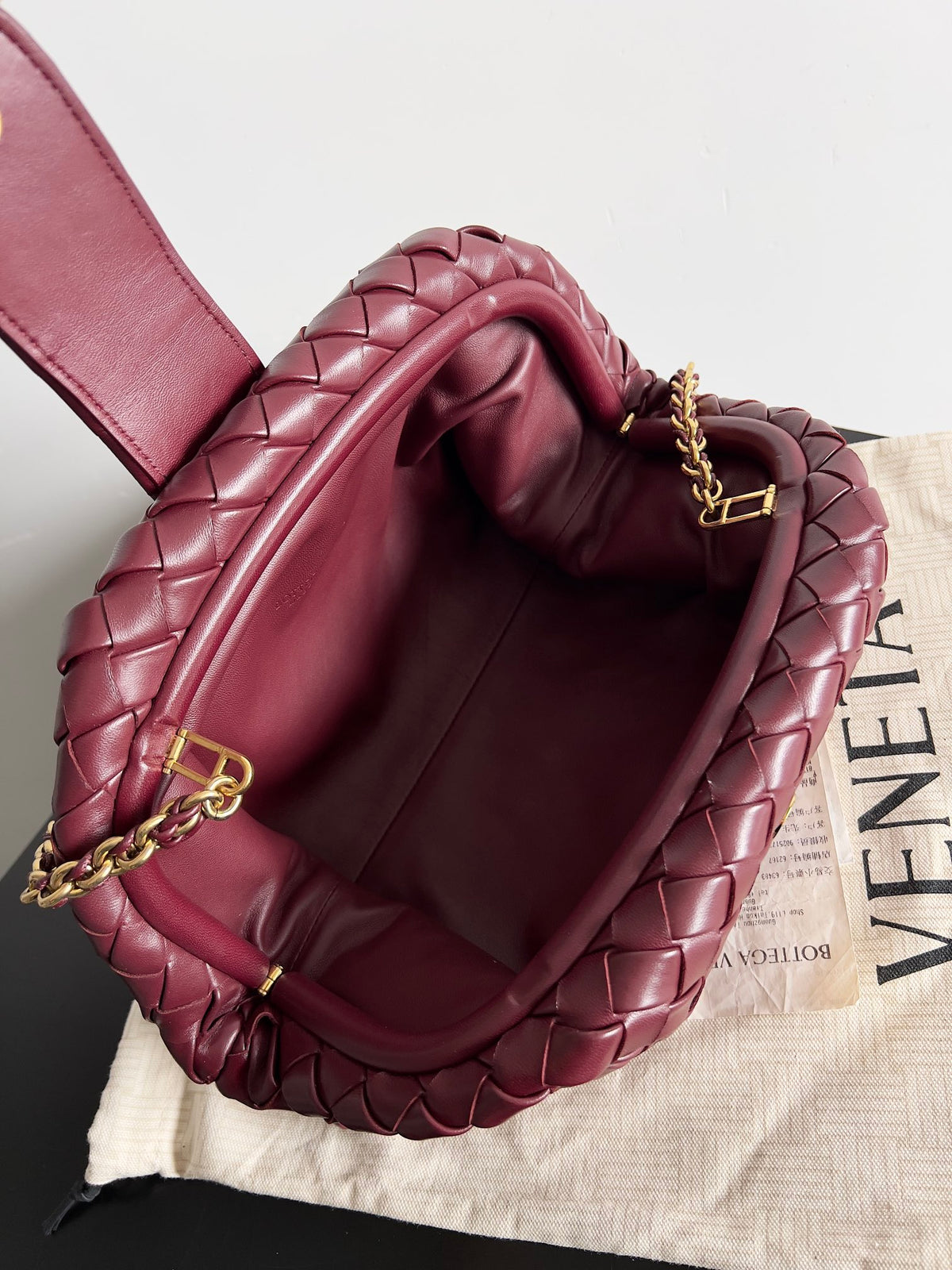 Bottega Veneta Red Designer Handbag Edition 57 - detail image 9