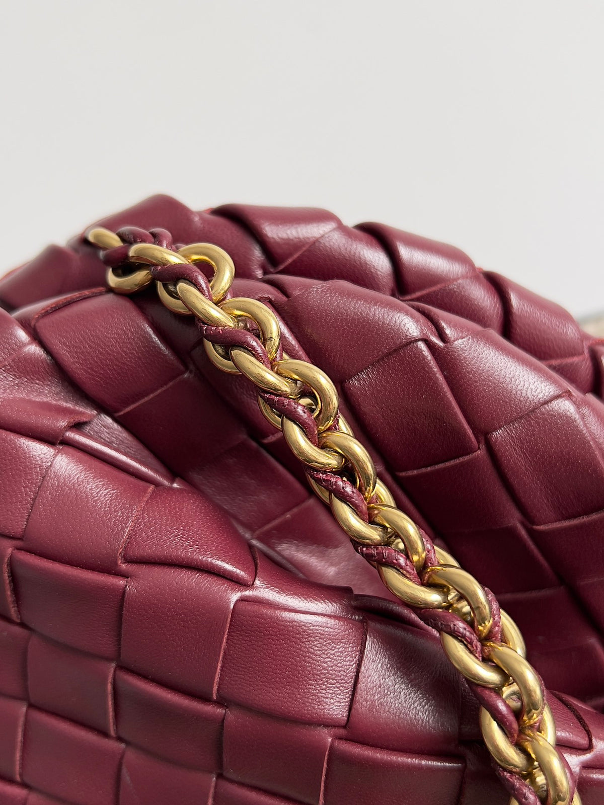 Bottega Veneta Red Designer Handbag Edition 57 - detail image 5