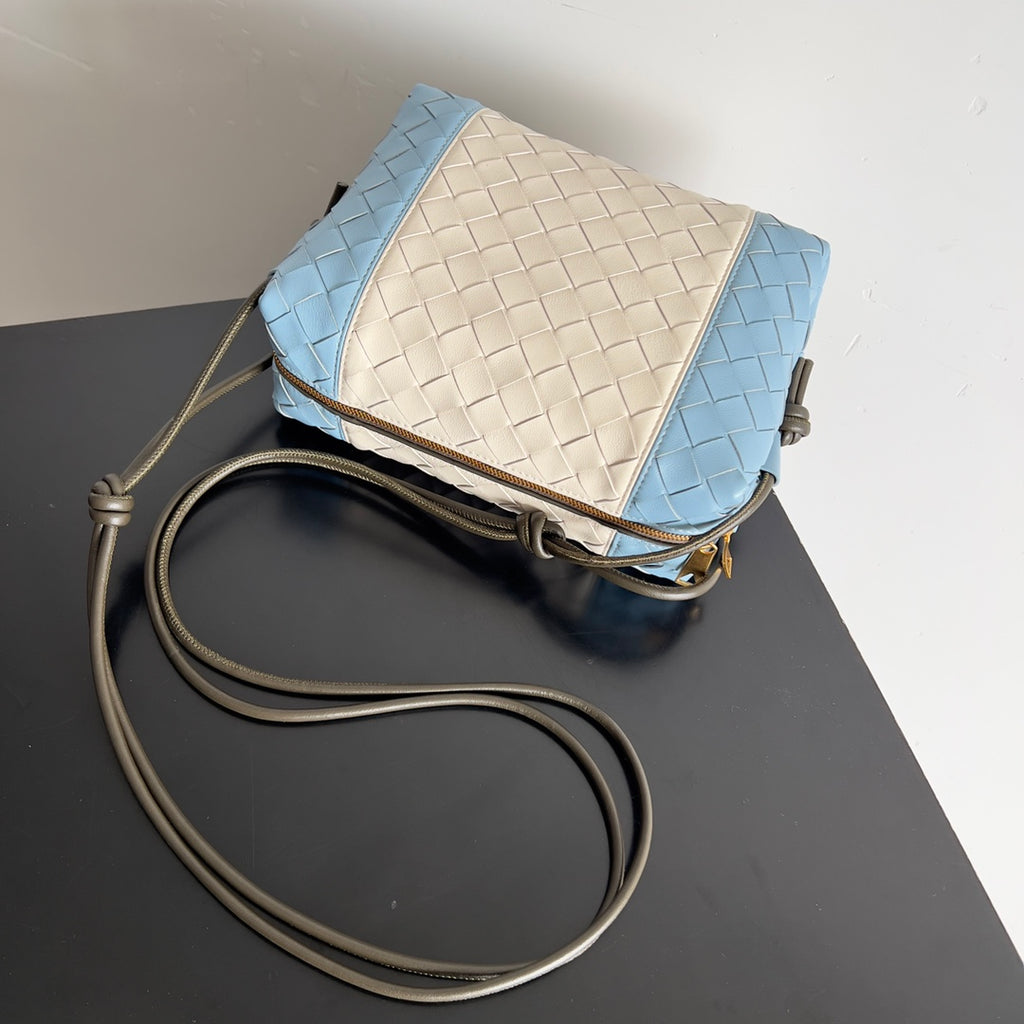 Bottega Veneta 796612 Black Designer Handbag - detail image 8