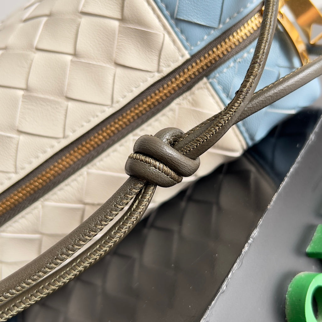 Bottega Veneta 796612 Black Designer Handbag - detail image 5