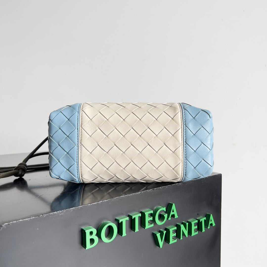 Bottega Veneta 796612 Black Designer Handbag - detail image 2