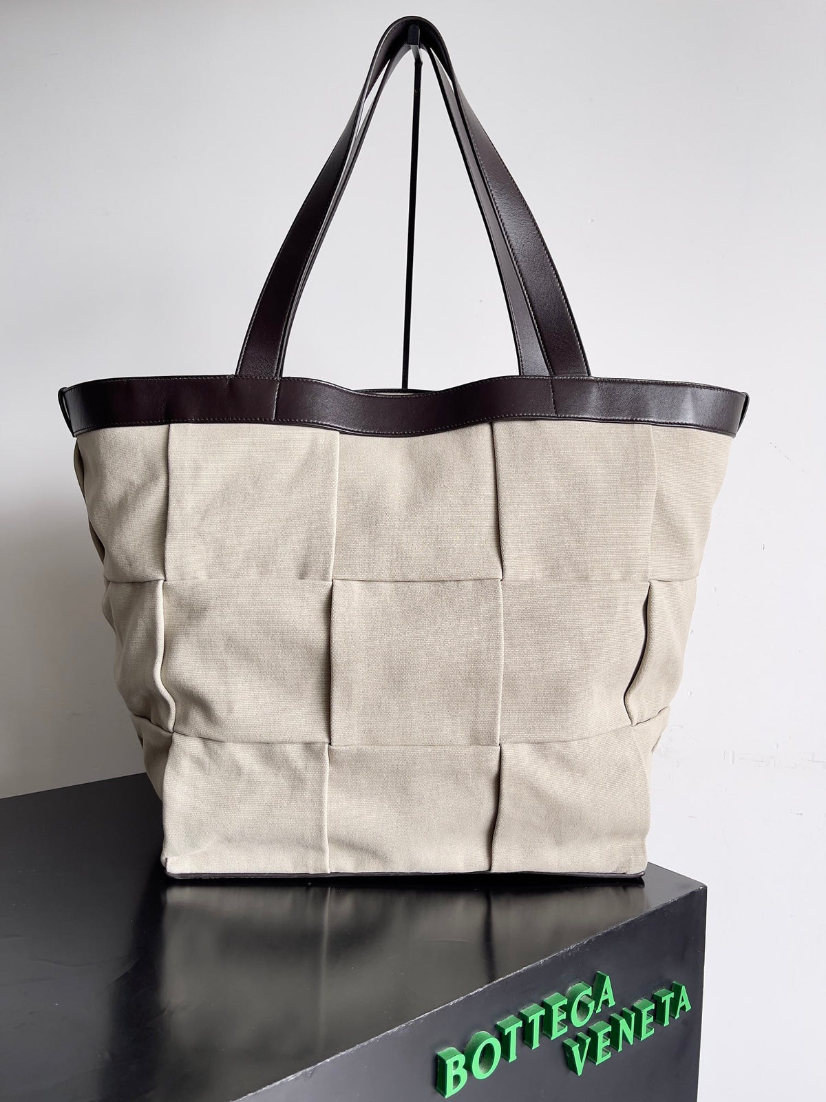 Bottega Veneta 787419 Brown & Ivory Tote Bag
