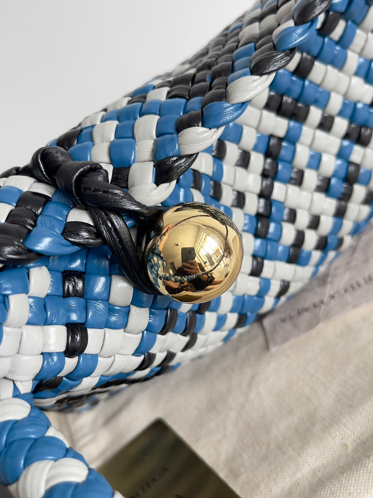 Bottega Veneta Black Designer Handbag Edition 1007 - detail image 6