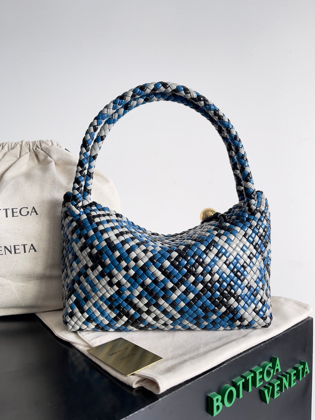 Bottega Veneta 716974 Black Designer Handbag Edition 5 - detail image 3