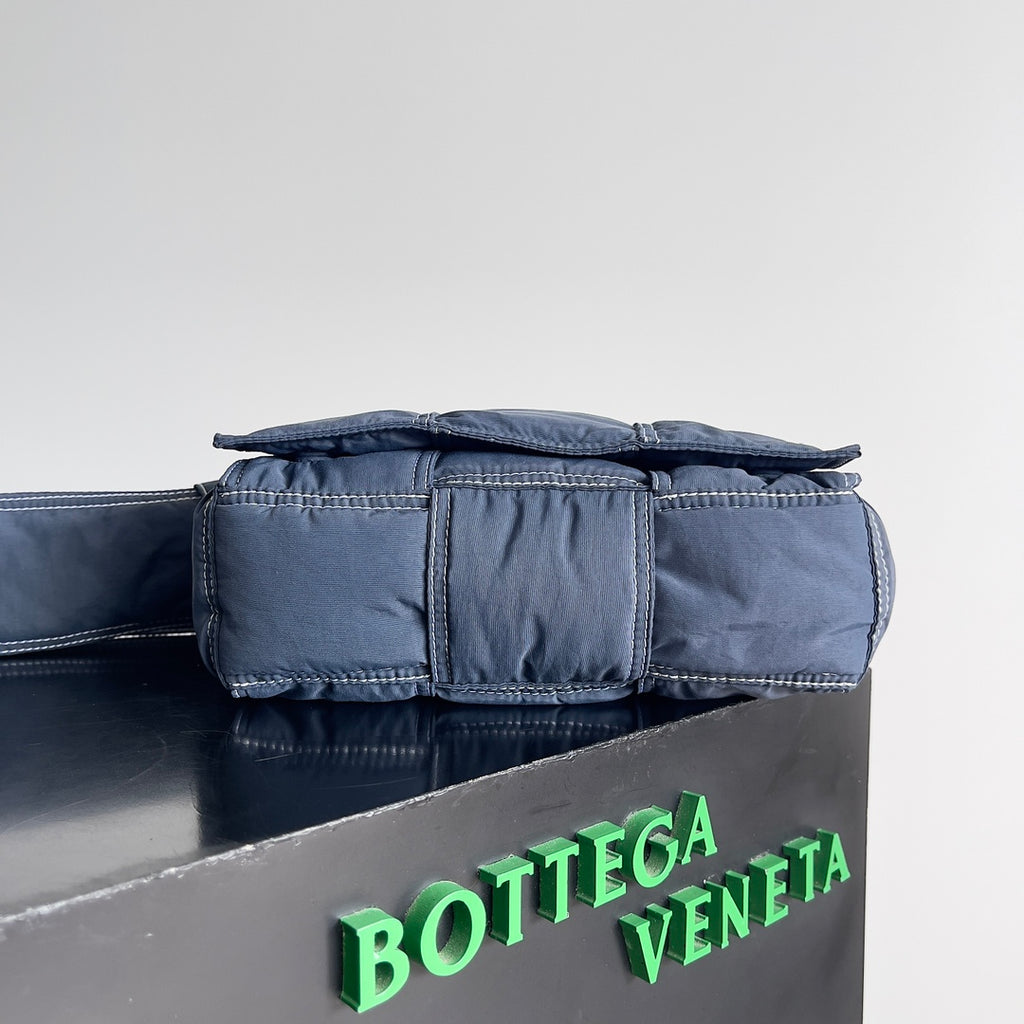 Bottega Veneta 795675 Blue Designer Handbag - detail image 4
