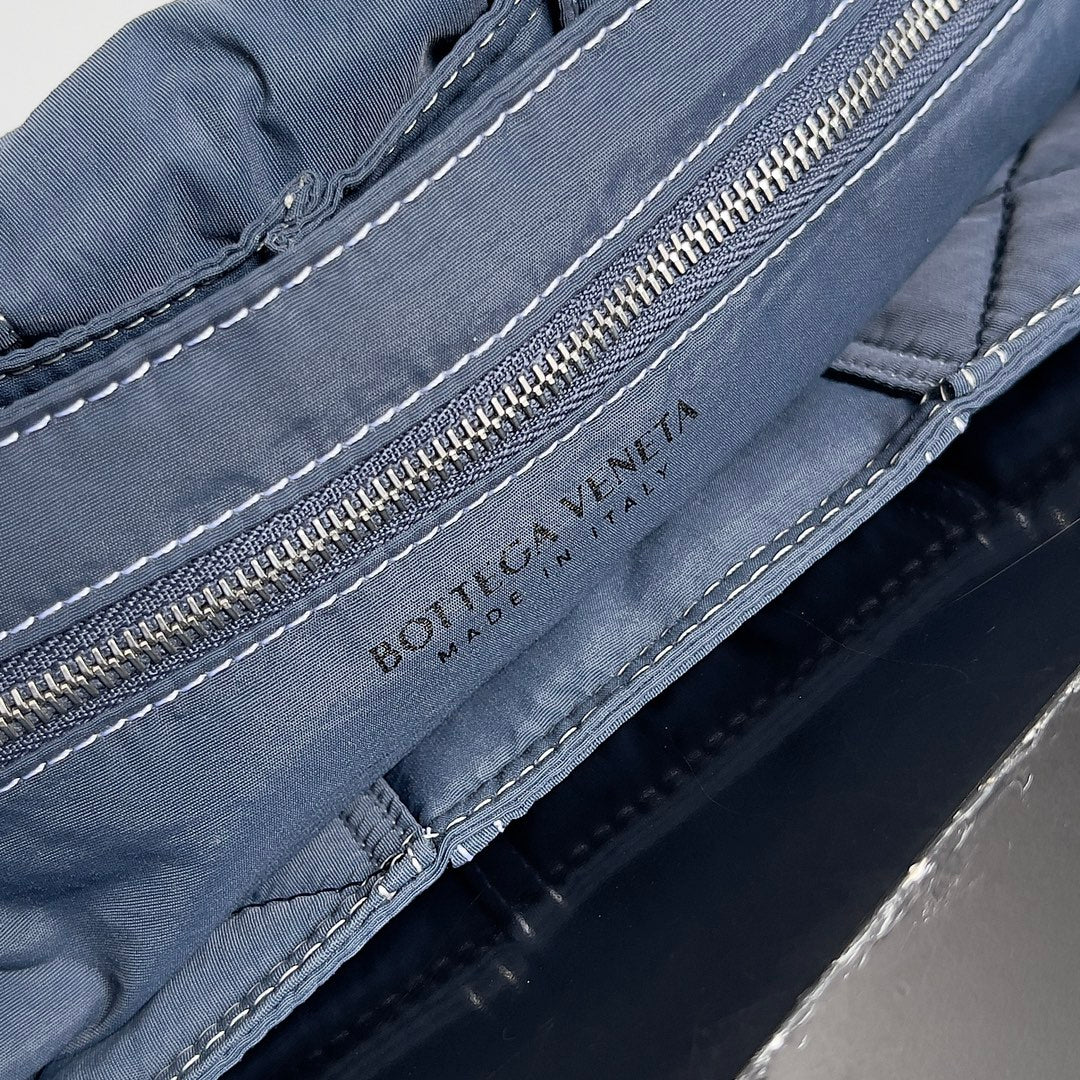 Bottega Veneta 795675 Blue Designer Handbag - detail image 9