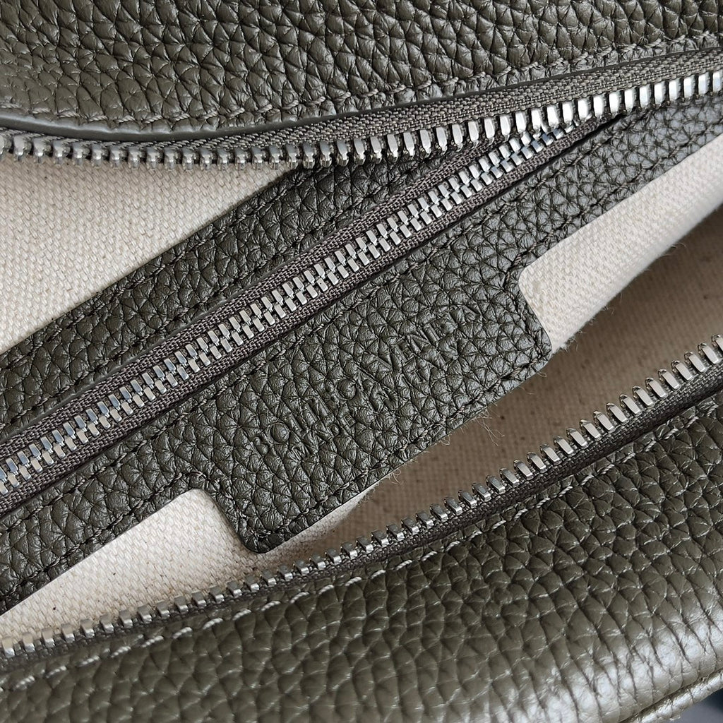 Bottega Veneta 755925 Black Designer Handbag Edition 2 - detail image 7