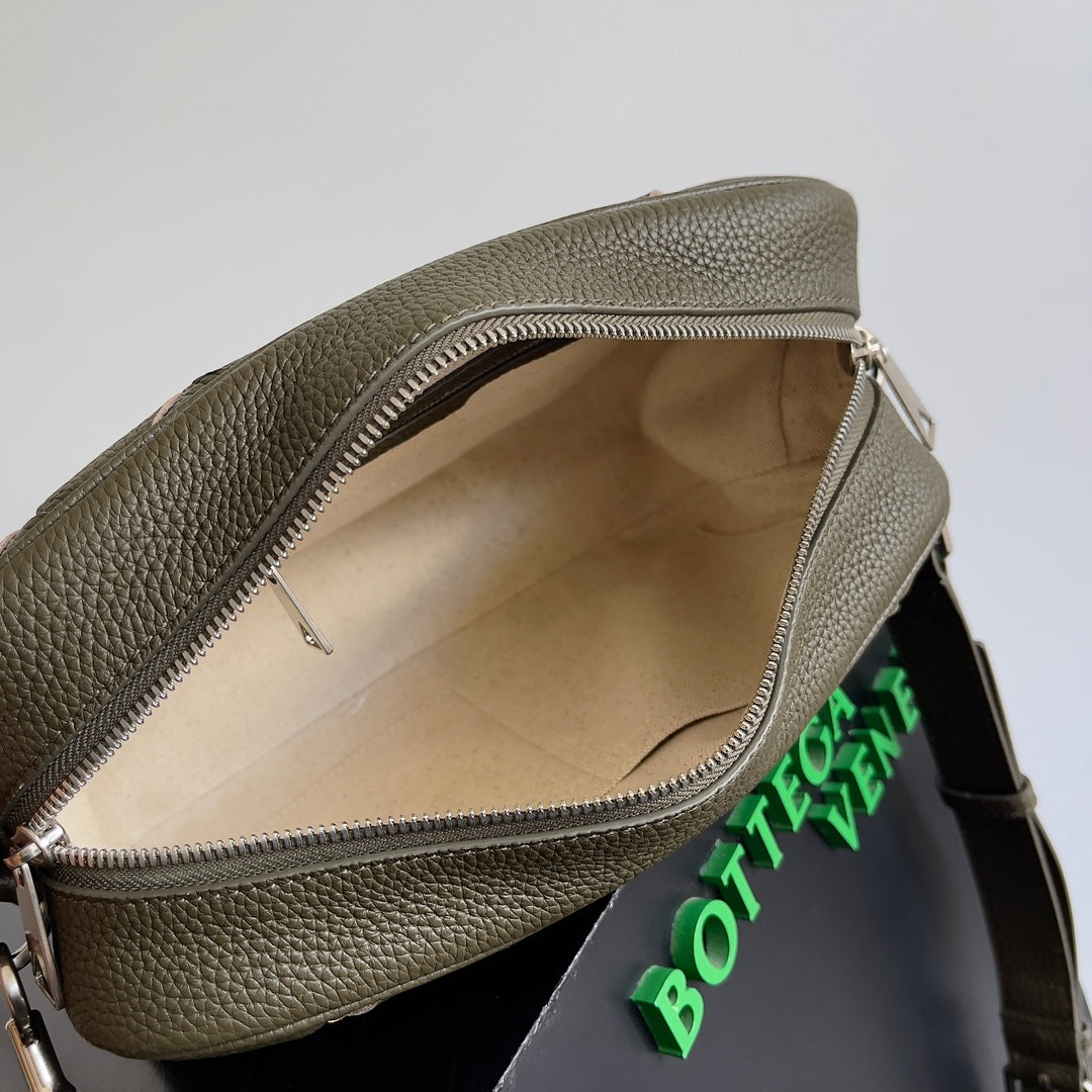 Bottega Veneta 755925 Black Designer Handbag Edition 2 - detail image 9