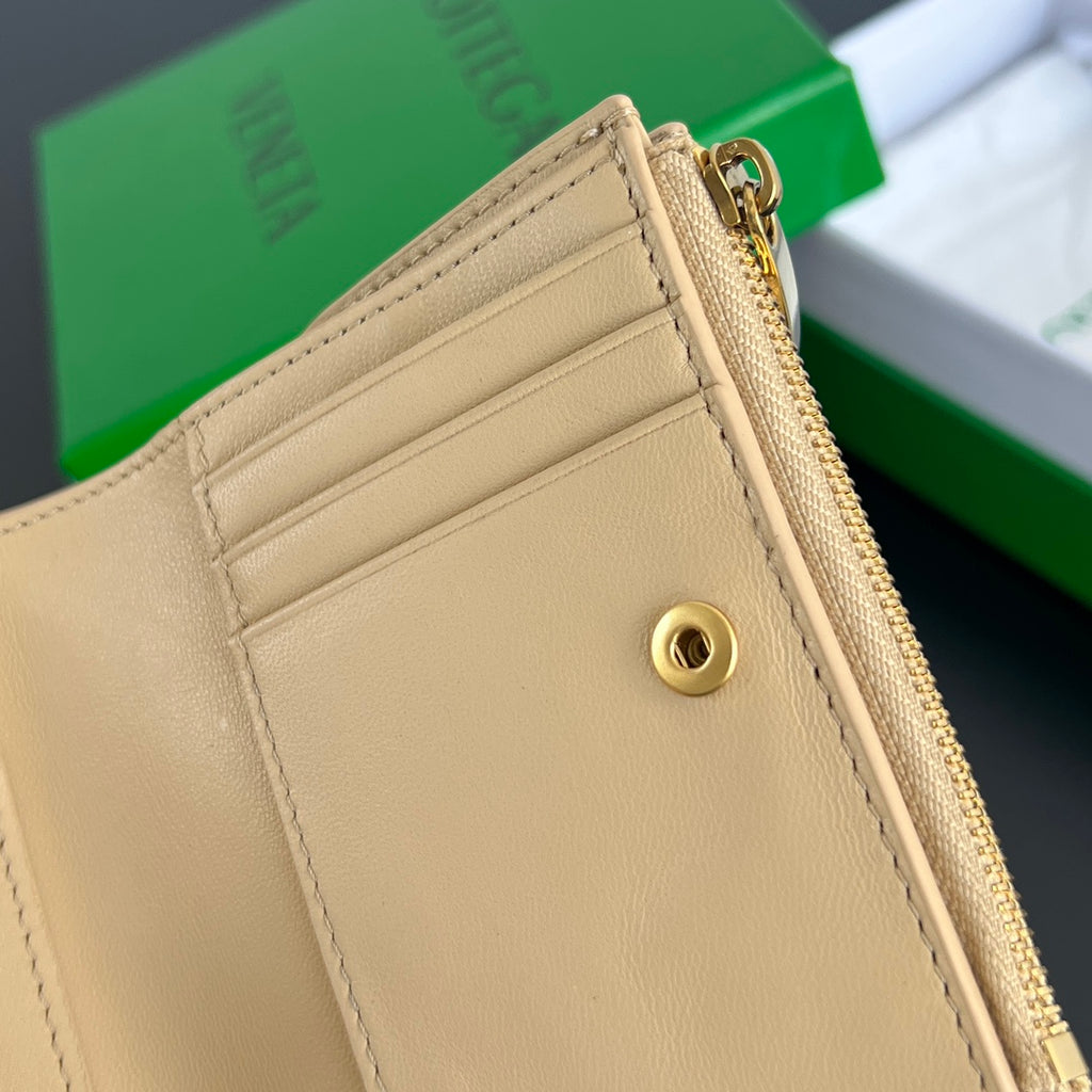 Bottega Veneta Black & Green Coin Purse Edition 16 - detail image 8