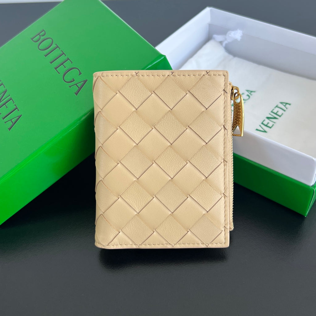 Bottega Veneta Black & Green Coin Purse Edition 16
