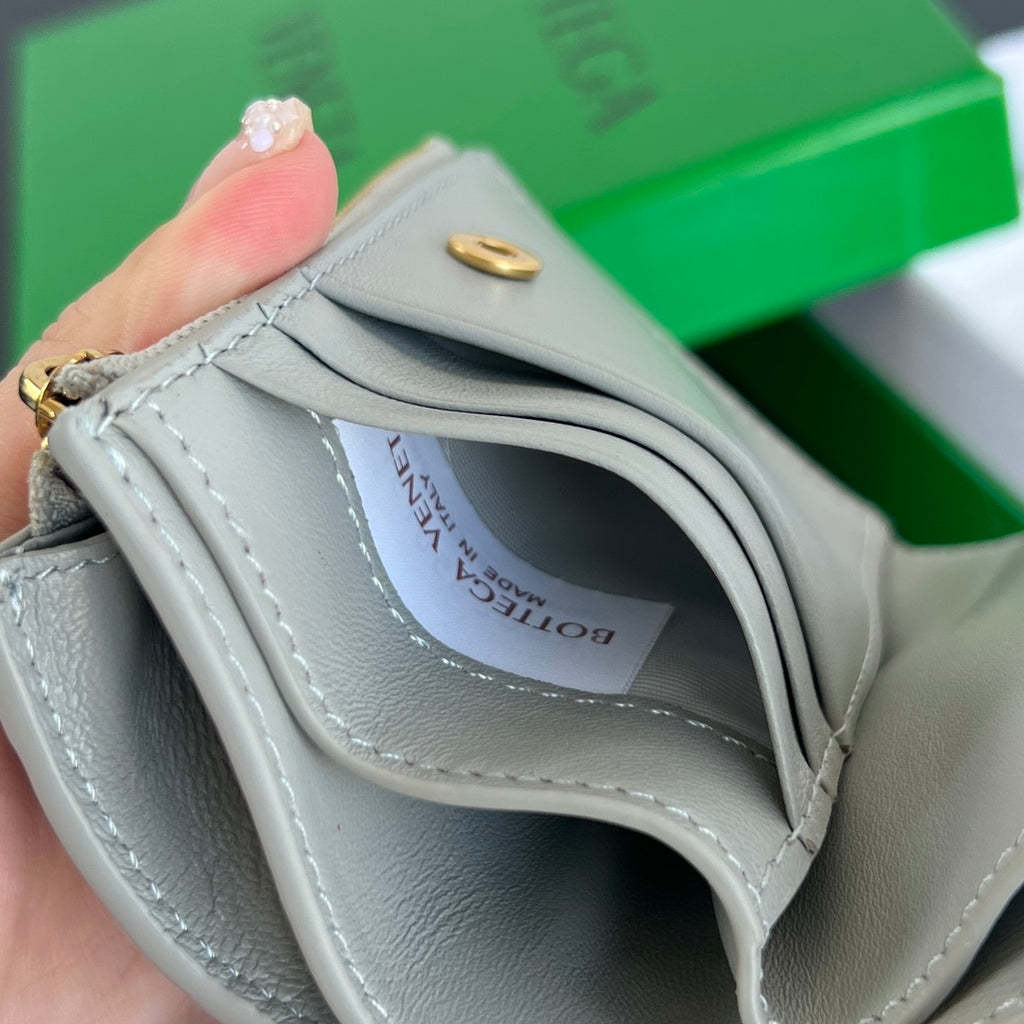 Bottega Veneta Black & Green Coin Purse Edition 15 - detail image 9