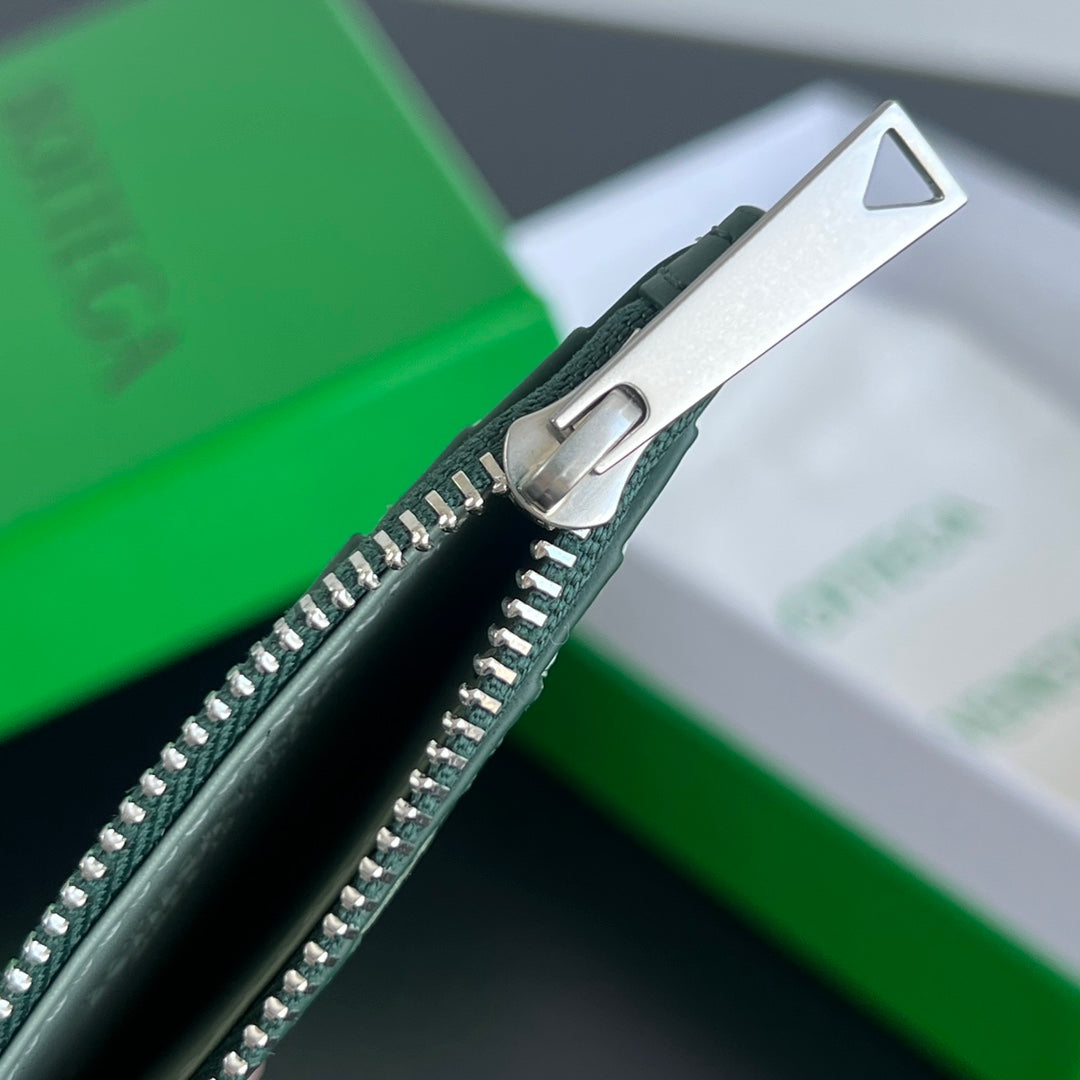 Bottega Veneta 11.5X.7.5 Green Card Holder Edition 3 - detail image 6